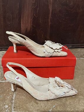 Vintage Red by Ramon Tenza Ivory Lace Floral Slingback Heels 6